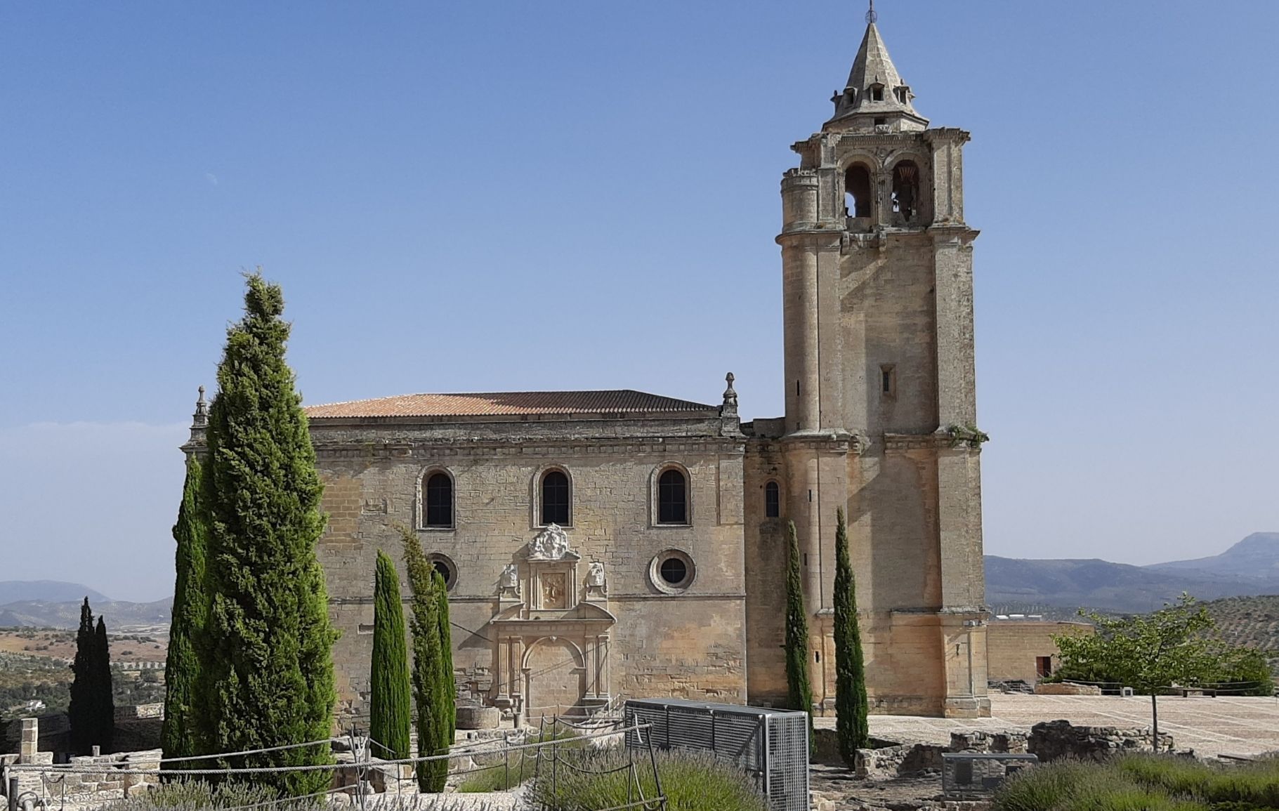 Iglesia Mayor Abacial Fortaleza de la Mota