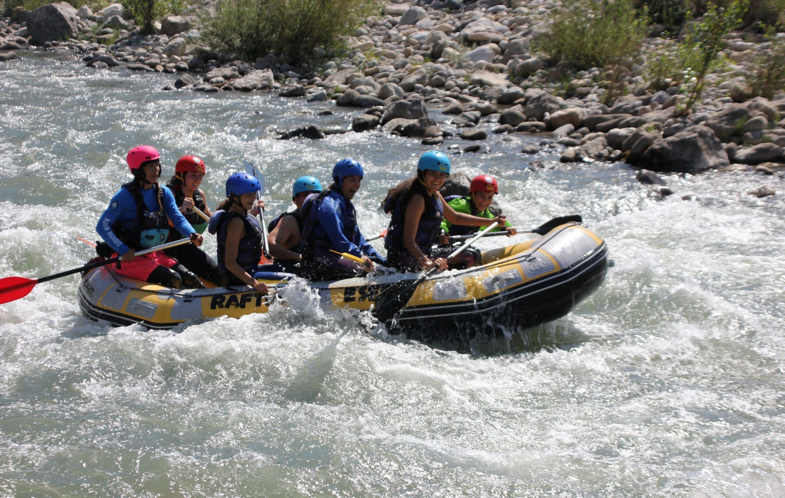 Pirineo aragonés con niños - Rafting rio Esera