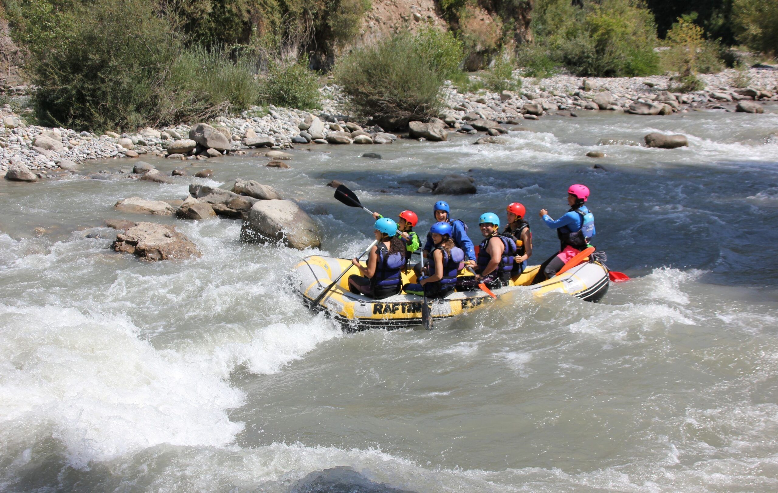 Pirineo aragonés con niños - Rafting rio Esera