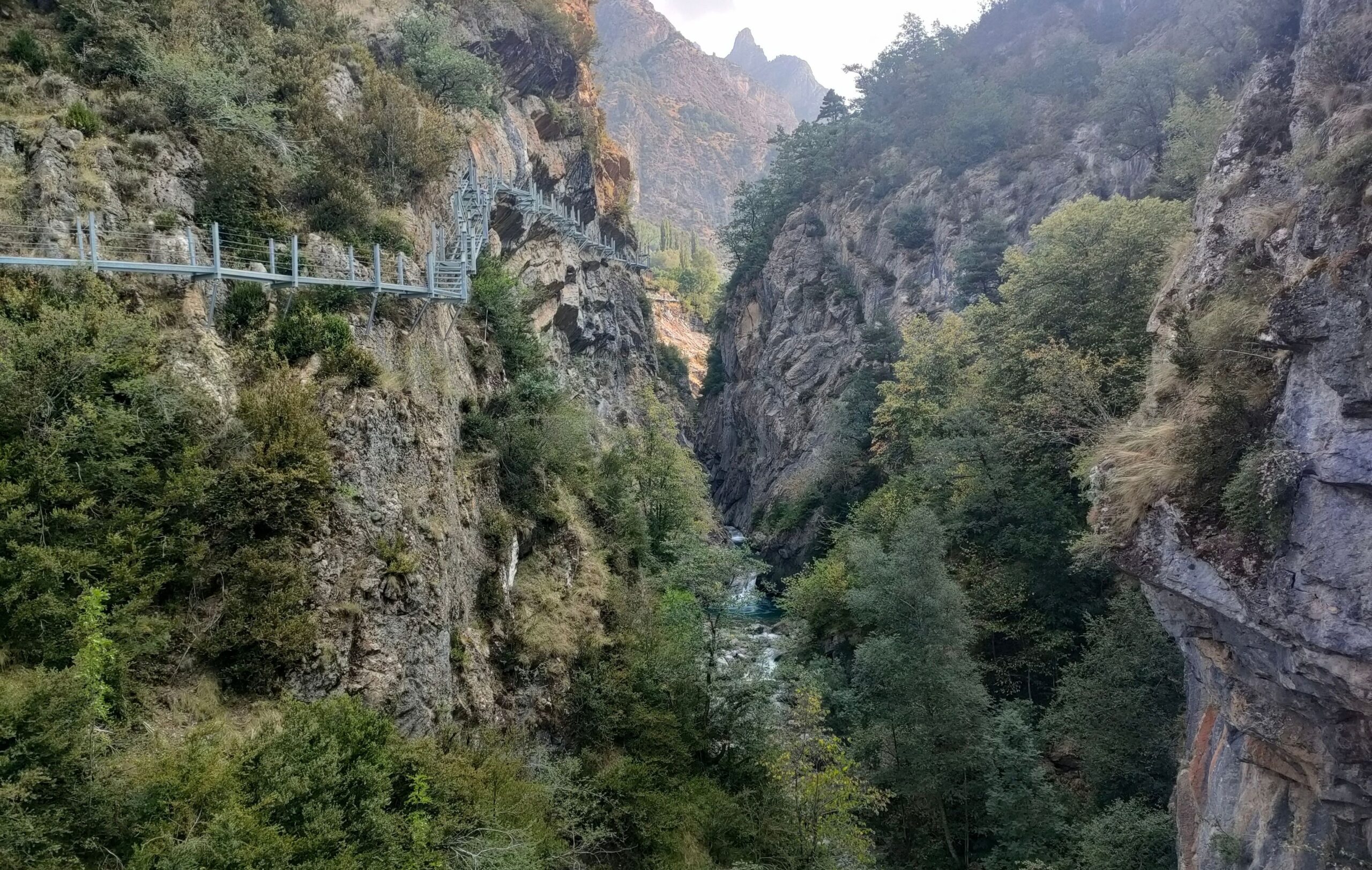 Pirineo aragonés con niños - Pasarelas Panticosa