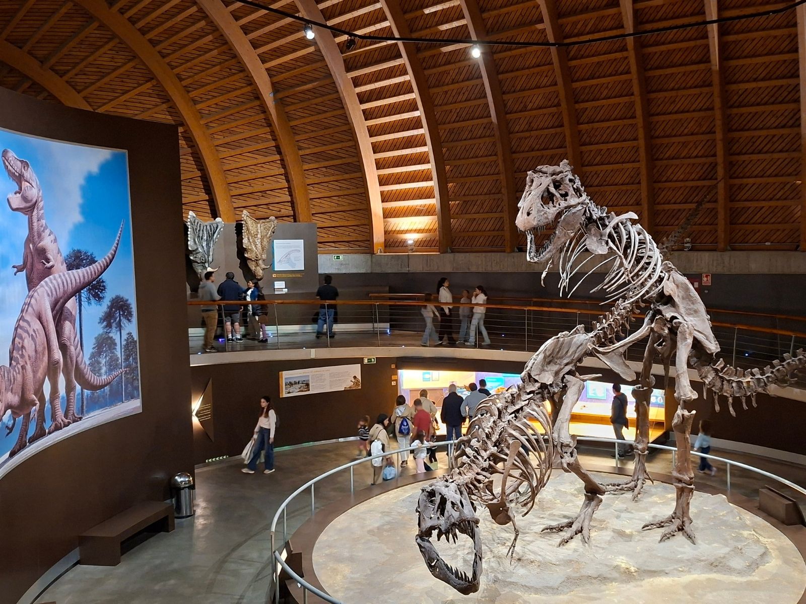 Guia de museos de dinosaurios en España: 4 destinos alucinantes para pequeños paleontólogos