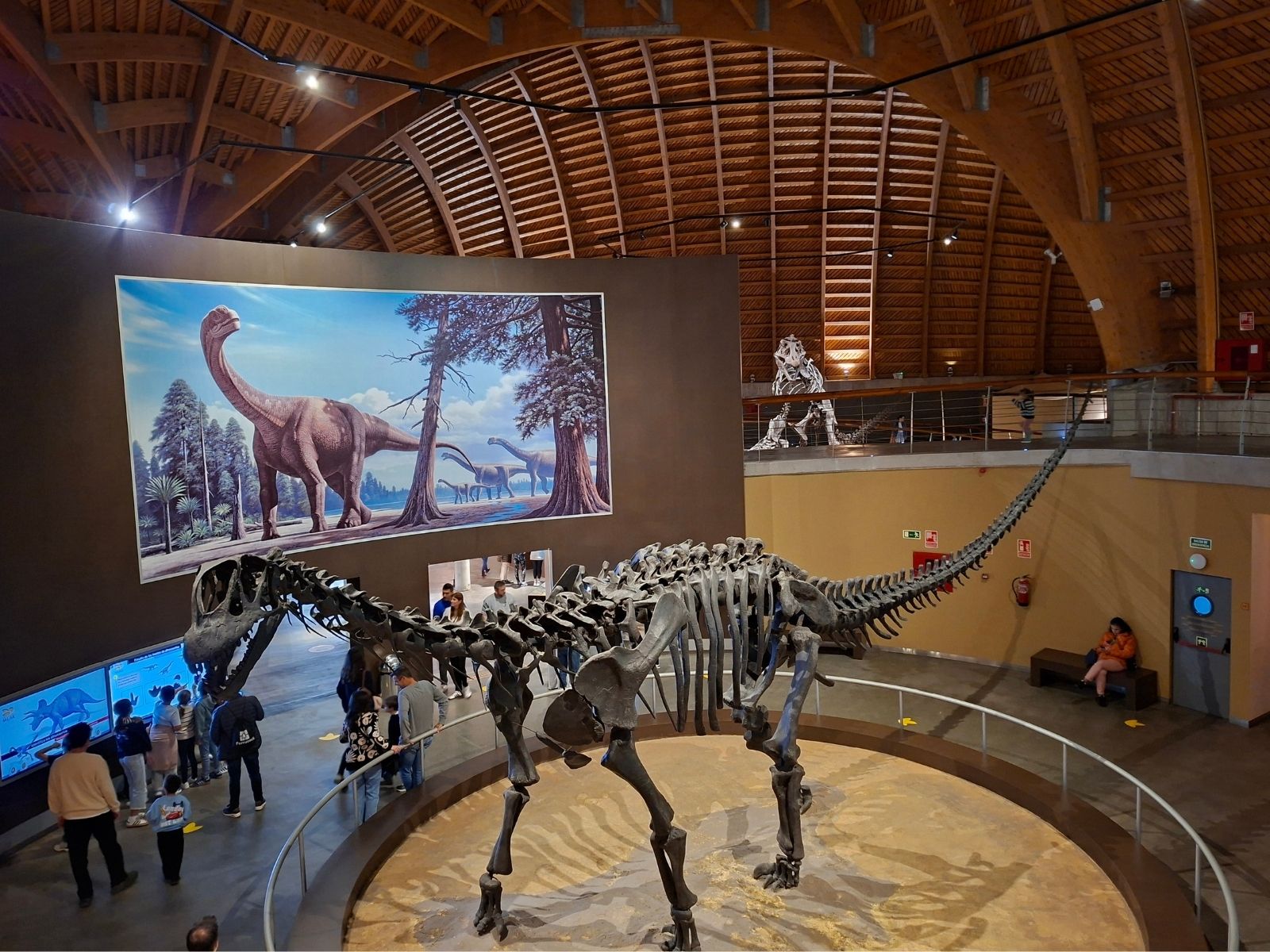 Guia de museos de dinosaurios en España: 4 destinos alucinantes para pequeños paleontólogos